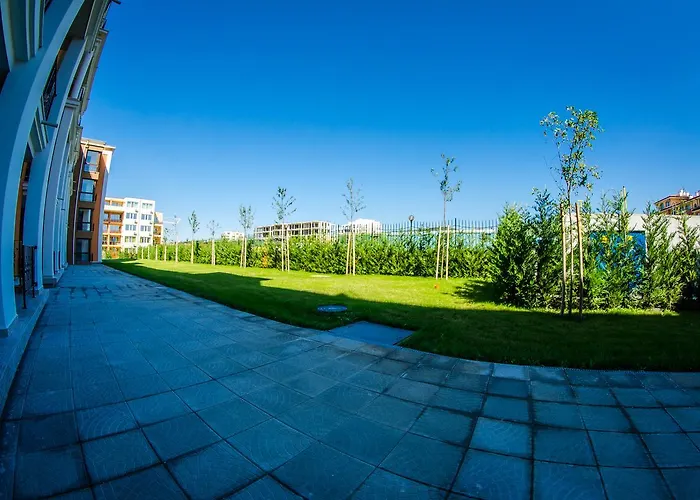 总理堡俱乐部酒店 - 全膳 4*