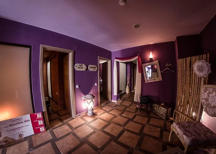 总理堡俱乐部酒店 - 全膳 4*