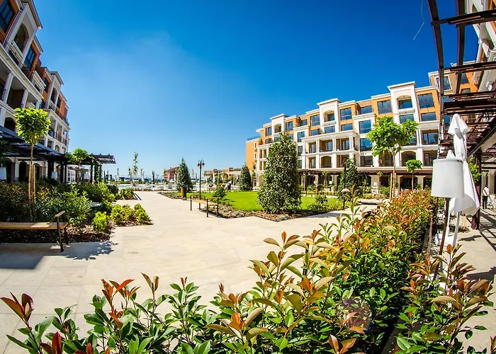 总理堡俱乐部酒店 - 全膳 4*