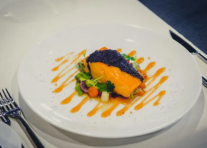 总理堡俱乐部酒店 - 全膳 4*