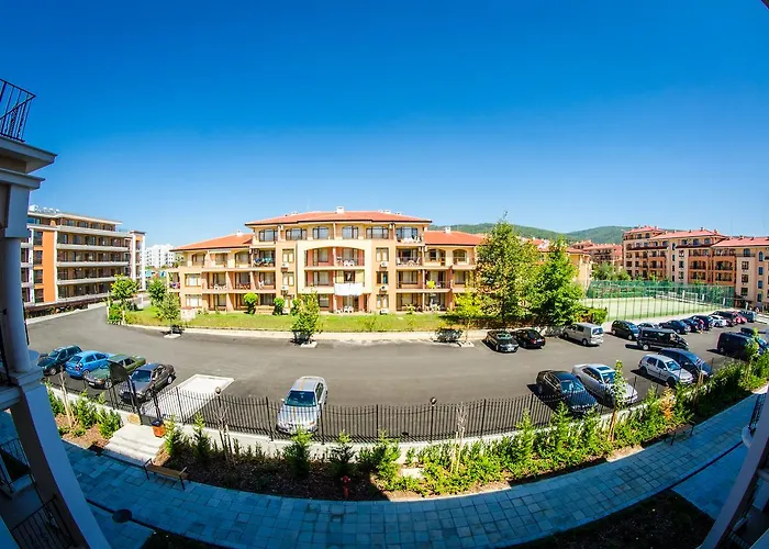 总理堡俱乐部酒店 - 全膳