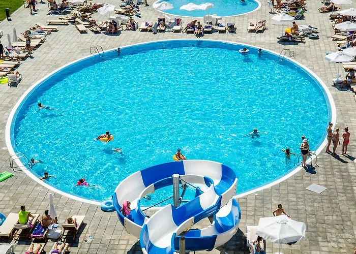 总理堡俱乐部酒店 - 全膳