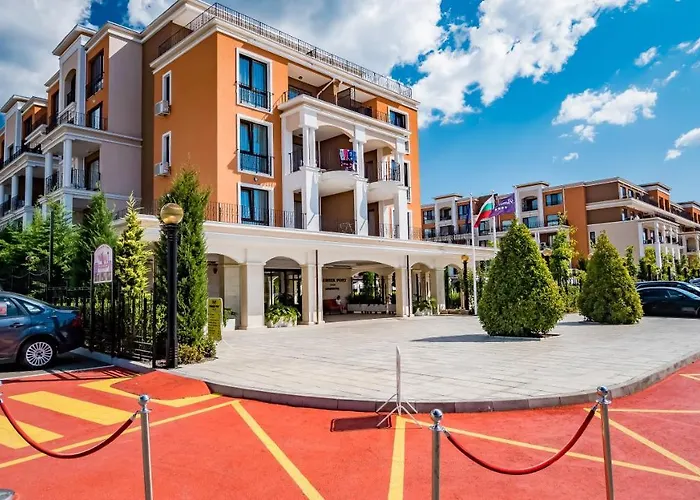 总理堡俱乐部酒店 - 全膳